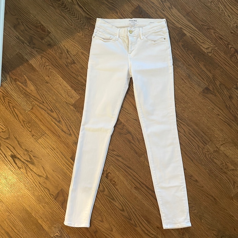 Frame le skinny de Jeanne crop white. Gently worn size 28